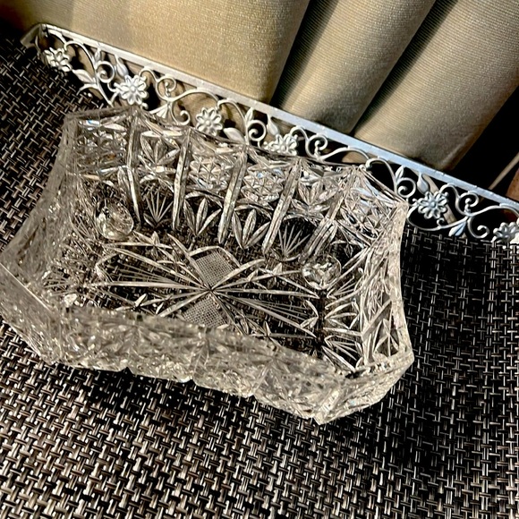 Elegant Vintage Crystal Glass Candy Dish Rare Find - Picture 2 of 8